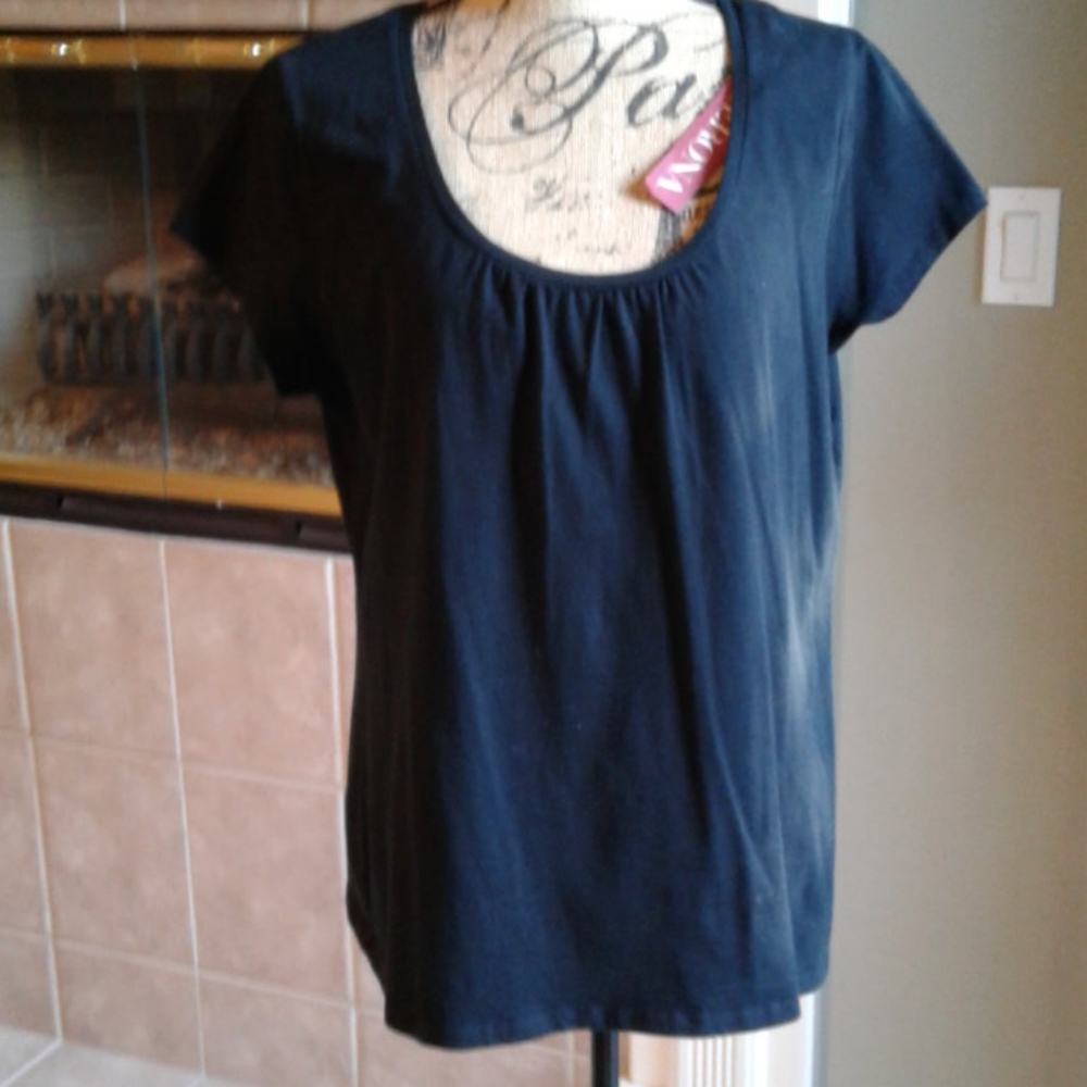 Black tee